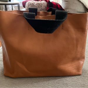 Very gently used Clare V Bateau with iN Purse Organizer